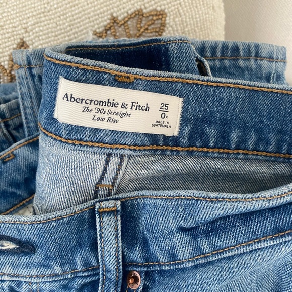Abercrombie Low Rise Jeans - Picture 3 of 3